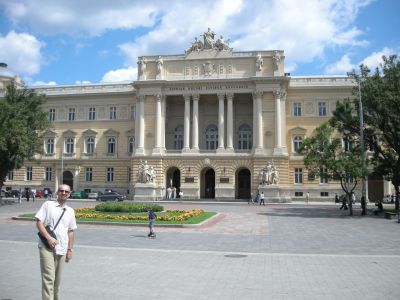 Universitetet i Lviv - på latin Universitas Leopolensis. Det grundades på 1600-talet av den polske kungen Jan Kasimir. 